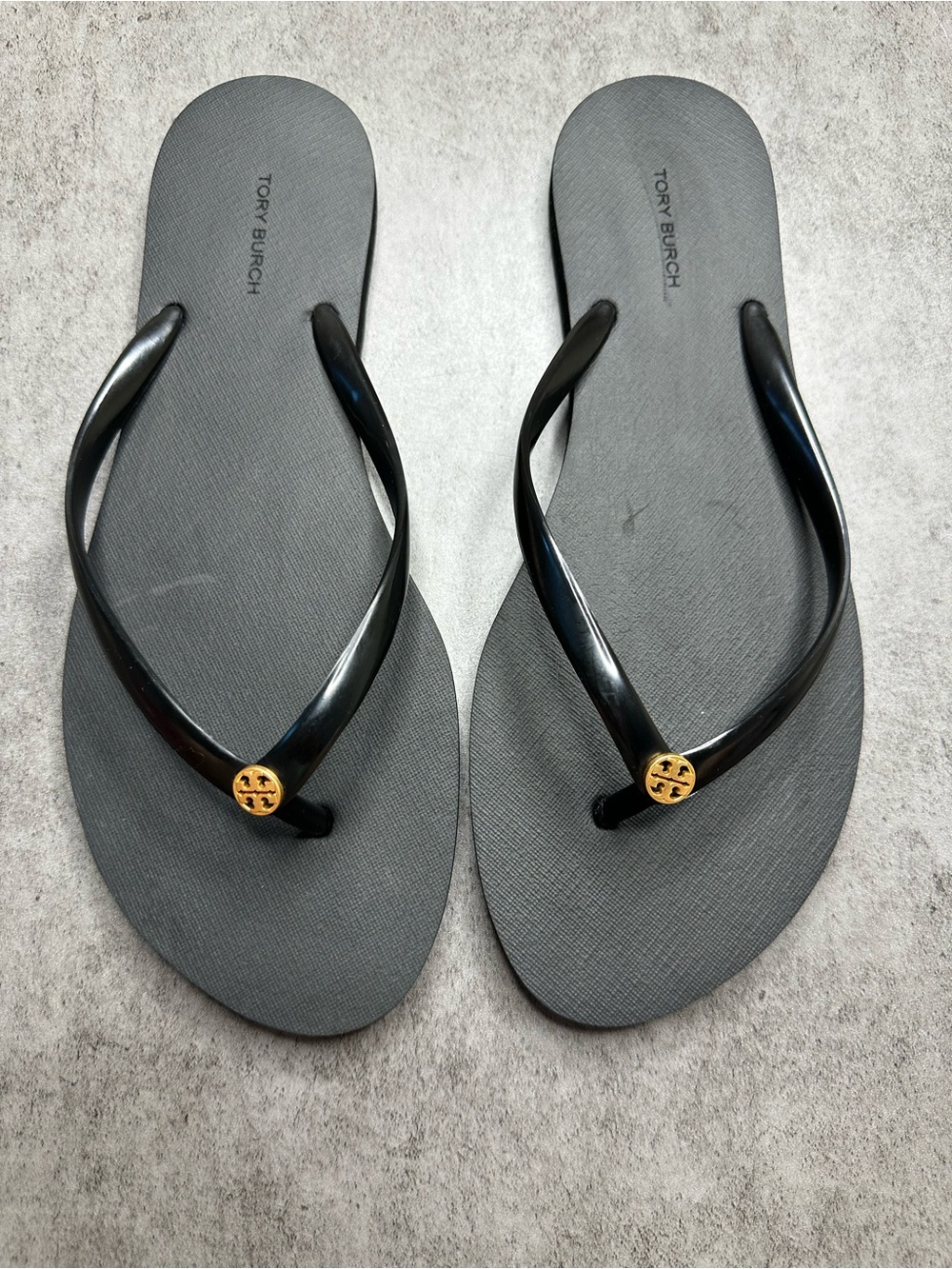 Tory Burch Chelsea Flip Flop Sandals Black Gold Logo Size 10